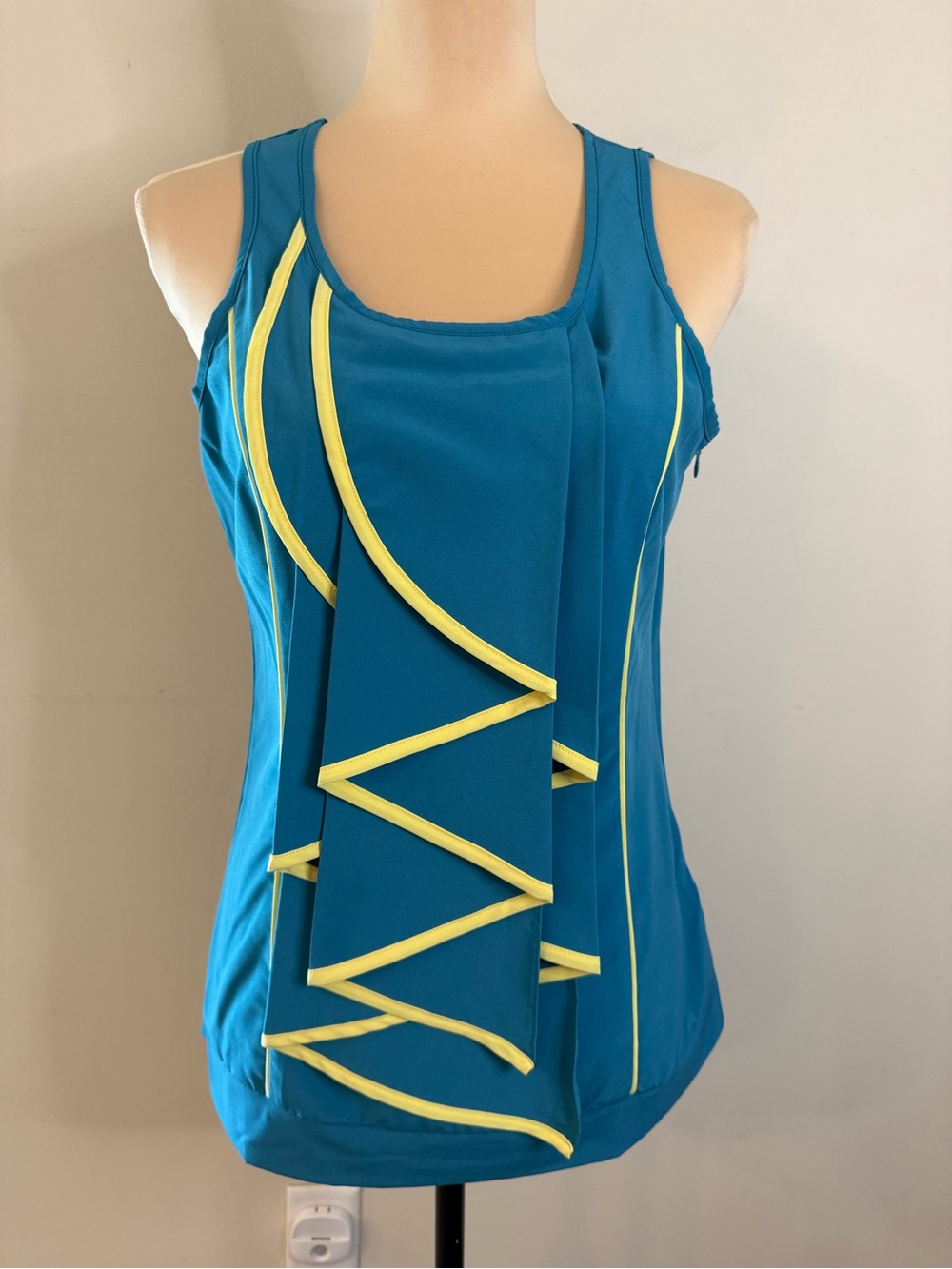 Minuet sleeveless top teal blue yellow trim SZ M